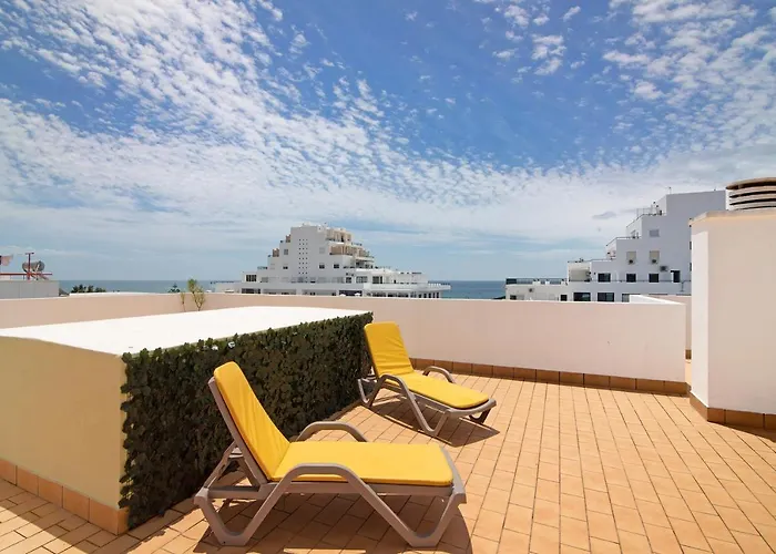 Perola Do Atlantico By The Sea