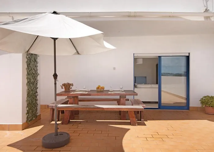 Perola Do Atlantico By The Sea
